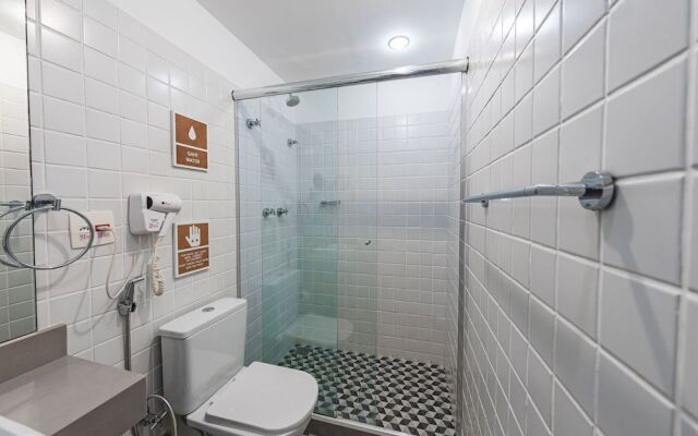 Roamer Melbourne - Formerly Selina Central Melbourne