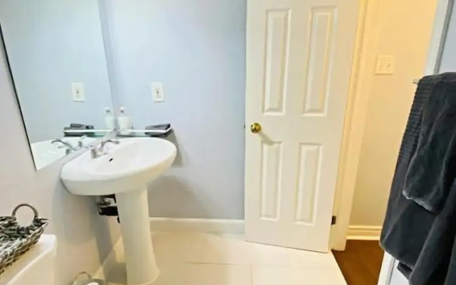 Cozy Studio Loft with 2 Bath