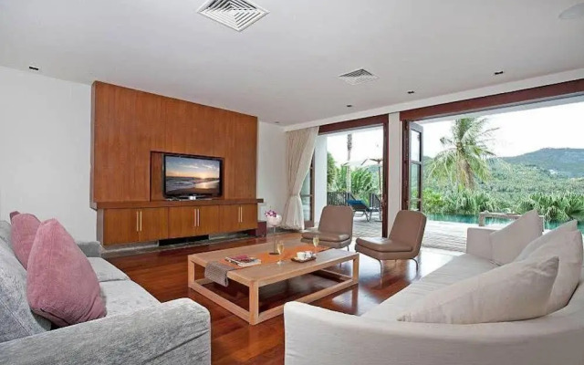 Solymar Villa