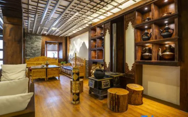 Daocheng Yading Sangjie Linka Luxury Homestay