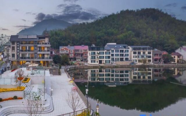 Tianyue Lake homestay