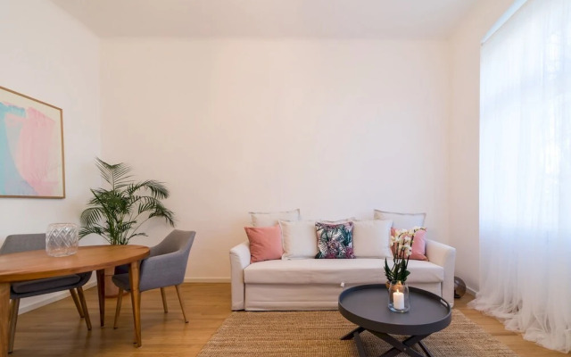 Beautiful & Cozy Apartment Near Rathaus