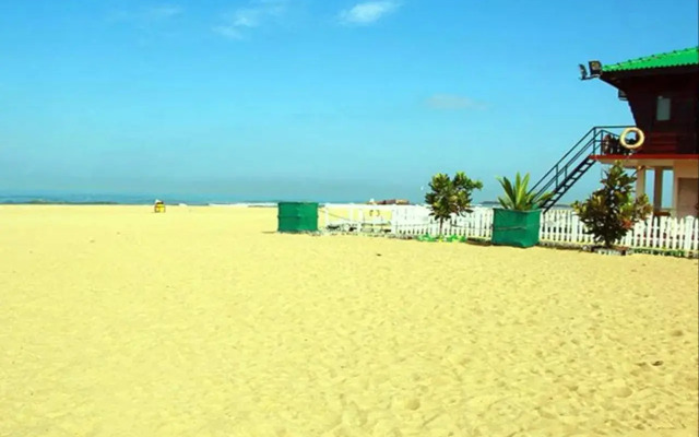 Honey Beach Inn