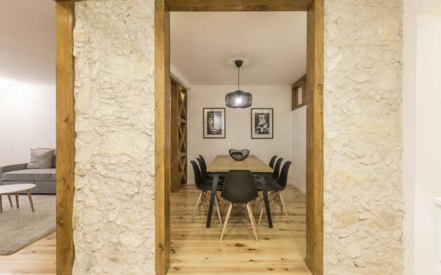 Amazing 3-bedroom Apartment in City Center - Fits 8