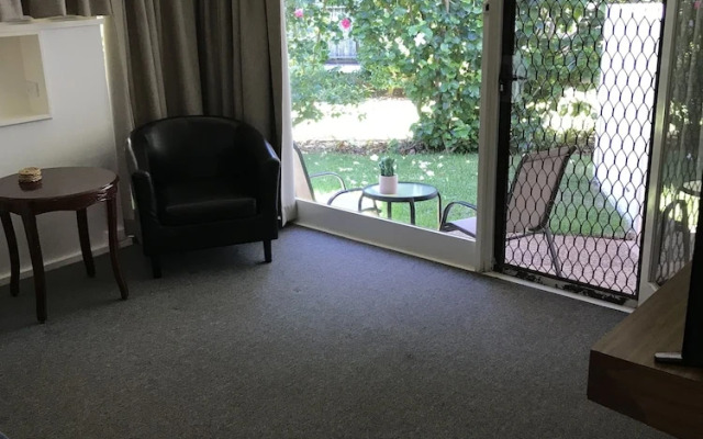 Ocean Breeze Motel