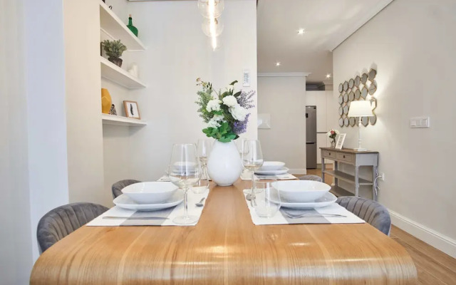 Arjona Riverside Central Deluxe by Valcambre