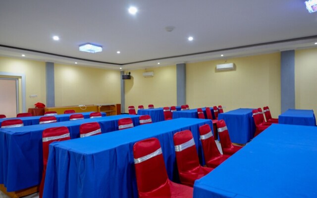 Atomy Hotel by RedDoorz