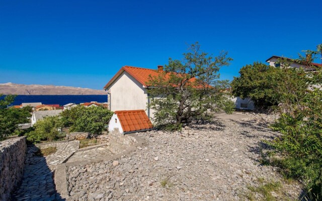 Nice Home in Karlobag With Wifi and 2 Bedrooms