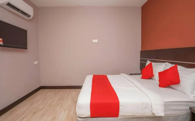 OYO 1043 Get Inn Hotel Sendayan
