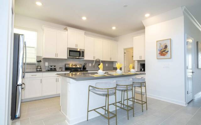 Stunning 5Bd Private Pool & Waterpark @ Champions Gate 8913