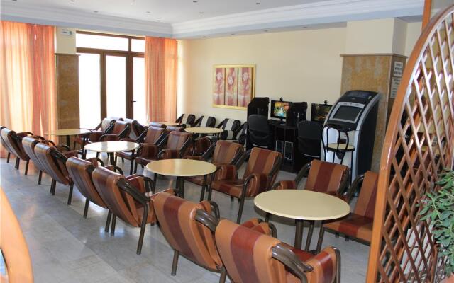 Lefkimi Hotel