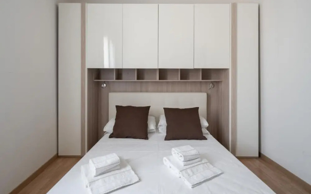 Venice Grand Canal Style Apt 3 by Wonderful Italy
