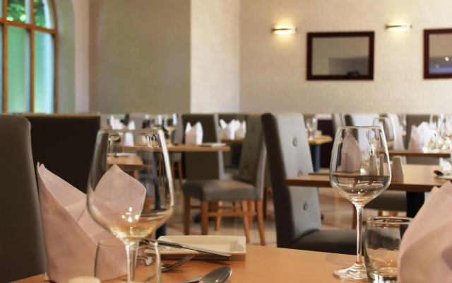 Manor of Groves Hotel, Golf & Health Club