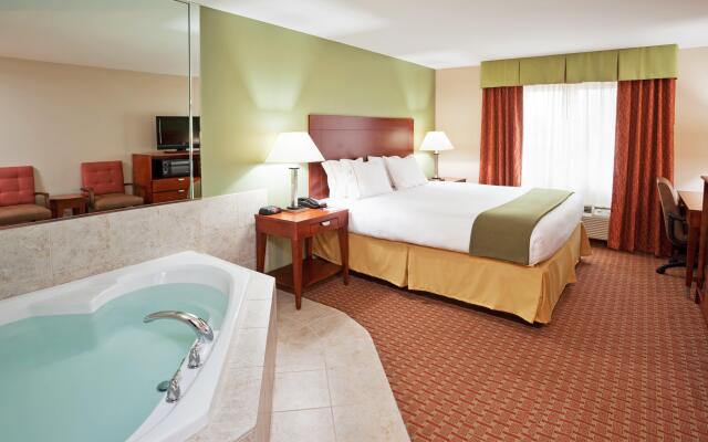 Holiday Inn Express Hotel & Suites Niagara Falls, an IHG Hotel