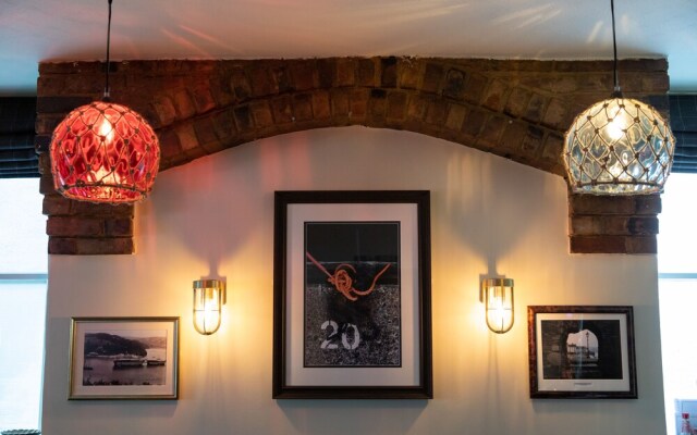 The Seale Arms