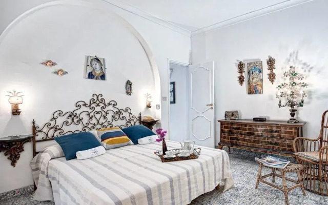 Villa Goldfinger