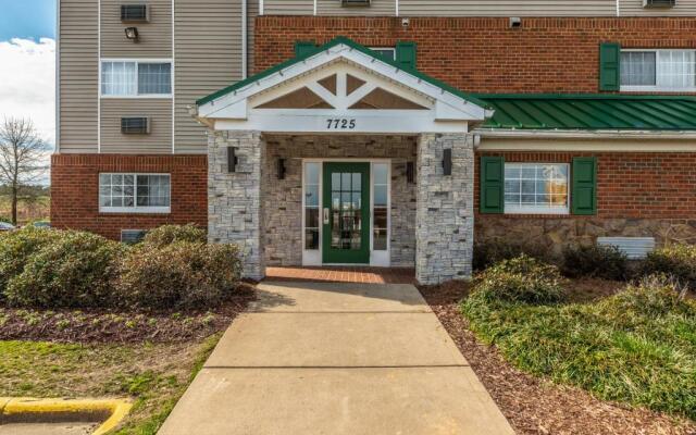 HomeTowne Studios & Suites by Red Roof Charlotte - Concord