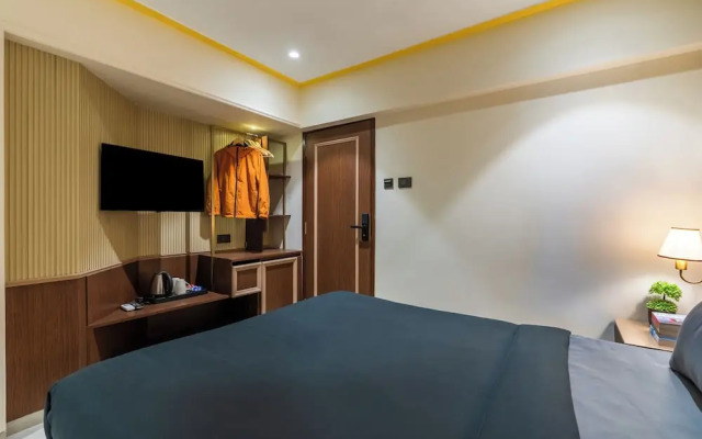 The Hosteller Mumbai, International Airport