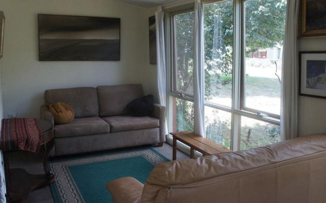 Rosnay Organic Vineyard, Olive Grove, Figs and Farmstay – Guest Rooms – Canowindra