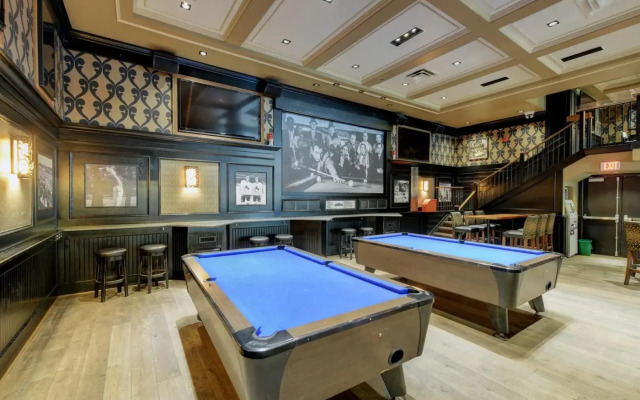 Strathcona Hotel