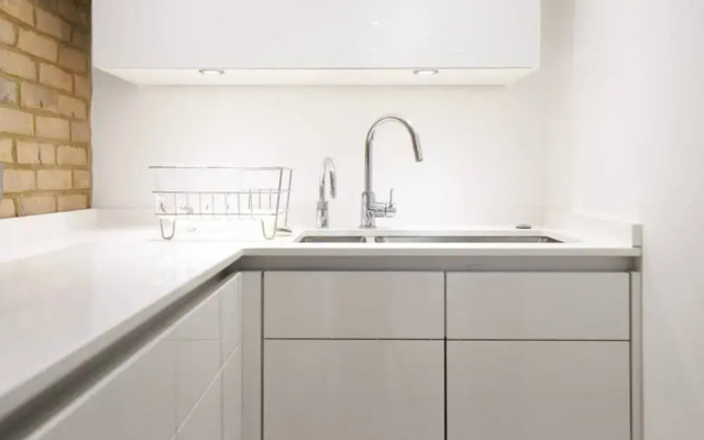 Modern 3 Bedroom Camden Flat With Garden