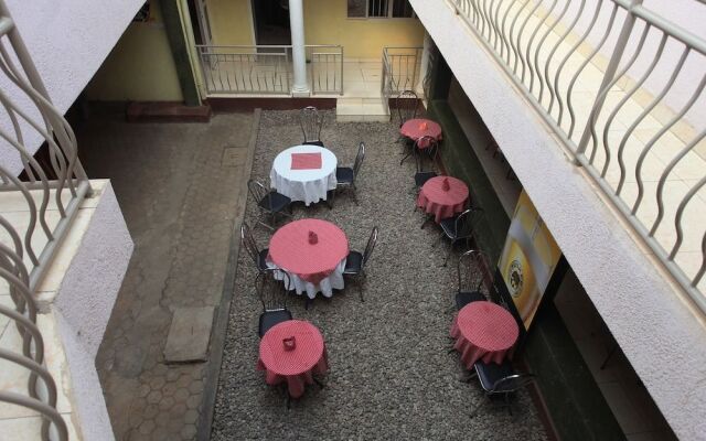 La Voisina Hotel