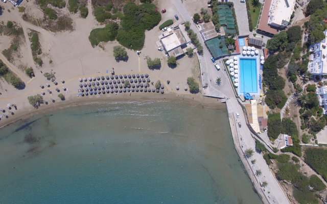 Dolphin Bay Hotel