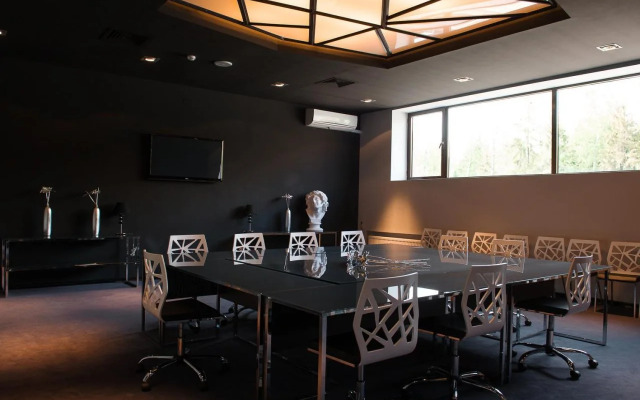 Mona Boutique Hote