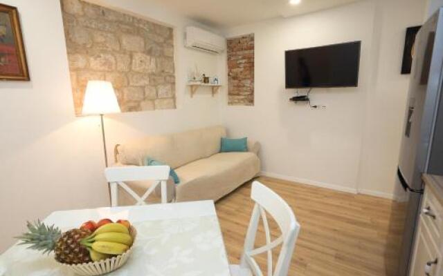 Split Old Town Suites