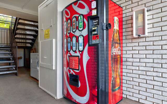 Motel 6 Cookeville, TN