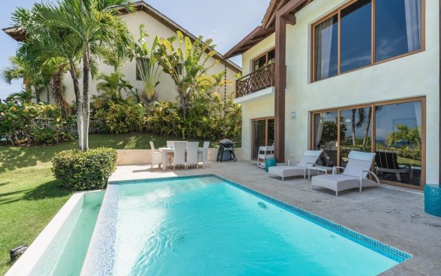 Beautiful Villa With Great Views at Puerto Bahia - Breakfast Included