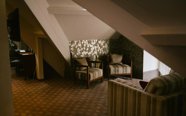Jesmond Dene House