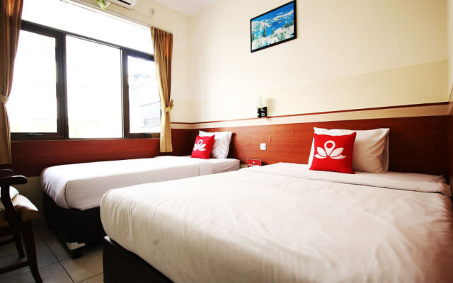 ZEN Rooms Near Airport Wastukencana