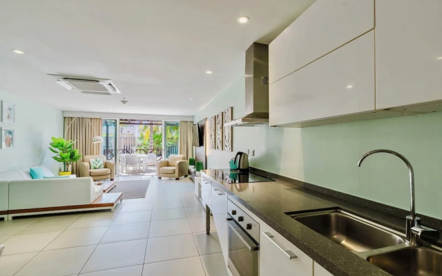 Las Islas Condominiums