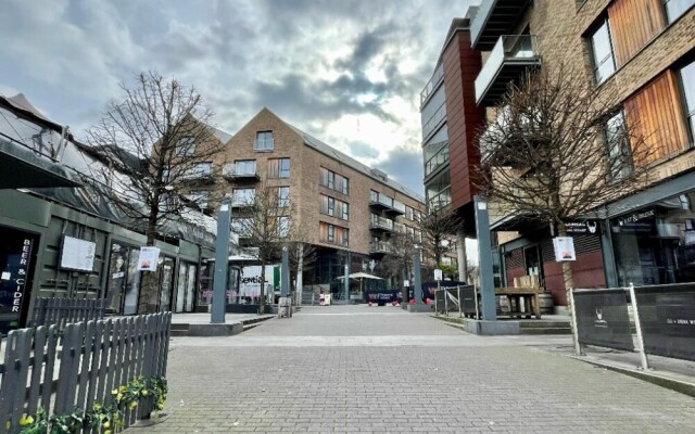 Stunning 2-bed Apartment in Bristol With Parking