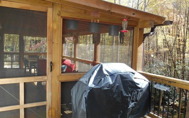 The Owl's Perch (5 inch clearance needed)