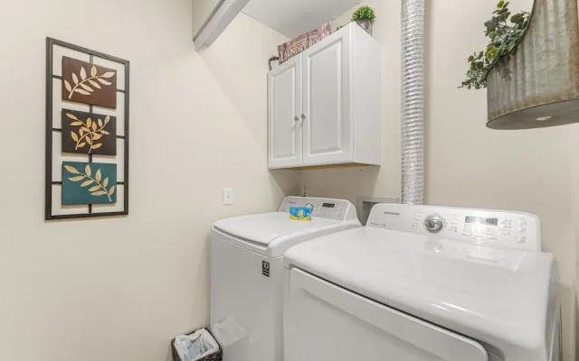 Premiere Pointe 2 Bedroom Condo by RedAwning