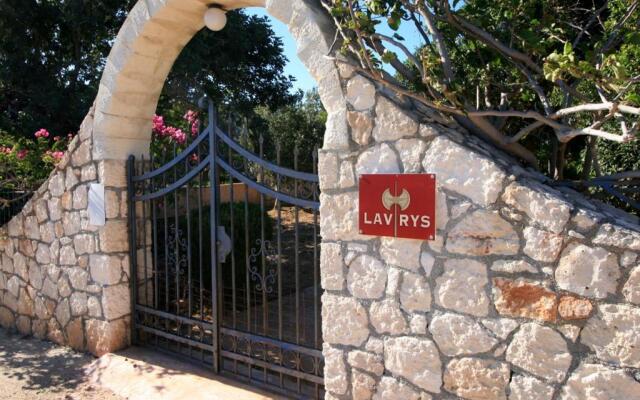 Seaside, relaxing family house with playground! Villa Lavrys 4