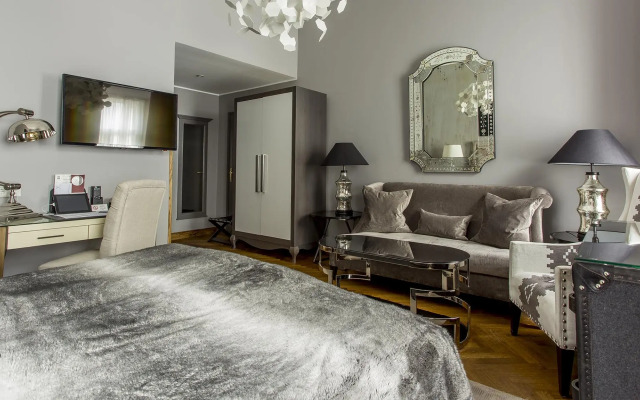 Hotel St. Petersbourg