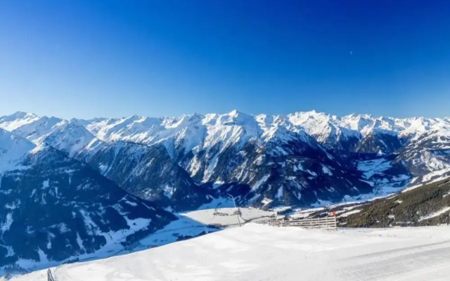 Flat in Mittersill Near Ski Lift