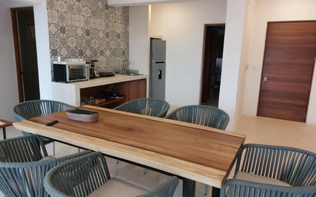 Noah Beach Hotel & Suites