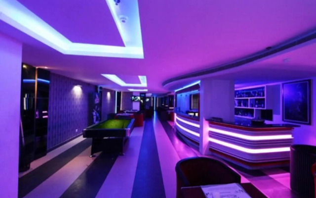 Hotel White Dammar