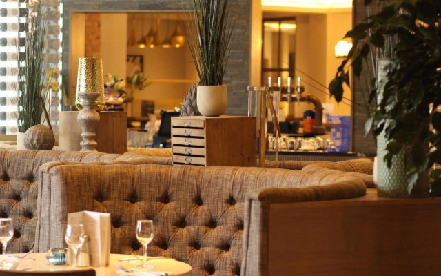 Riverside Lodge Hotel
