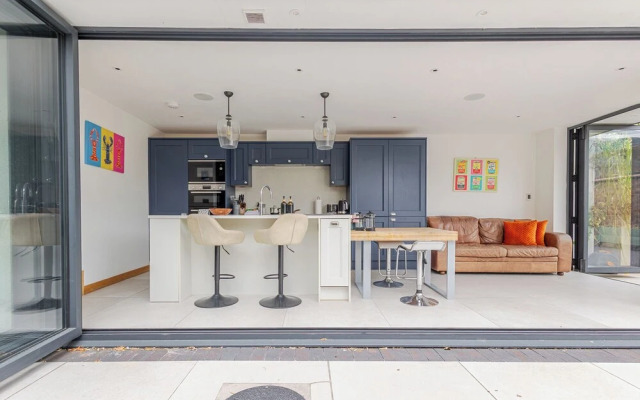 Stylish 5BD Townhouse in Leamington Spa