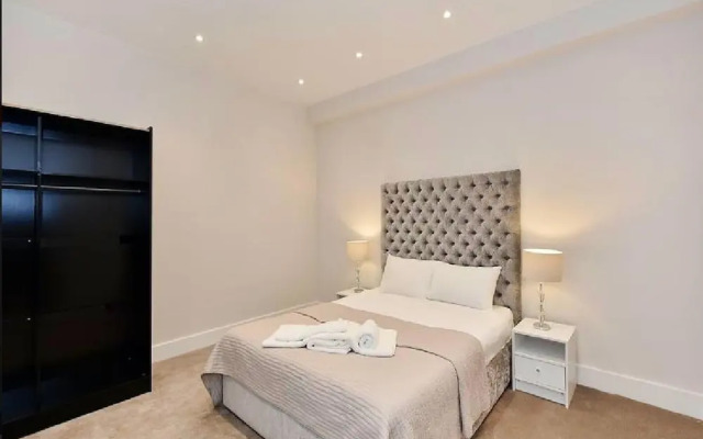 South Kensington Flat 3 Bedrooms & Outdoor Terrace