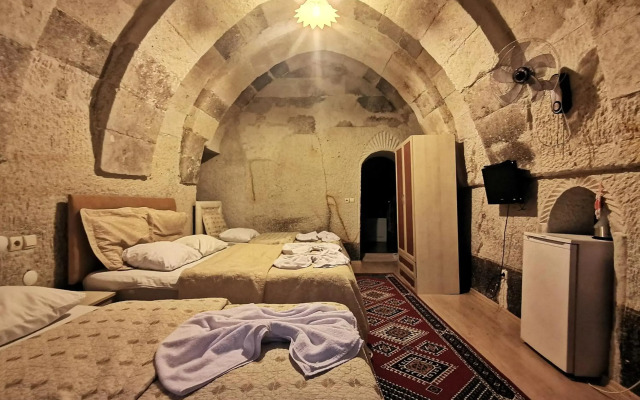 Falcon Cave Suites