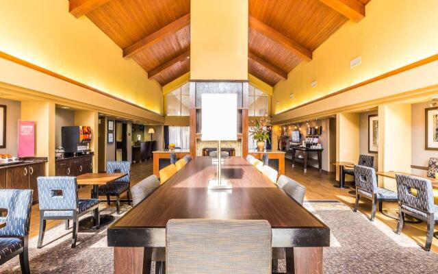 Hampton Inn & Suites Chicago/Hoffman Estates