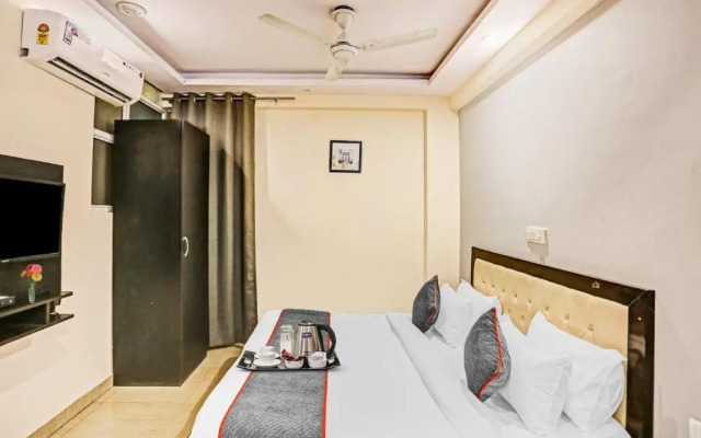 OYO Townhouse 1030 Zodiac Near Botanic Garden of Indian Republic