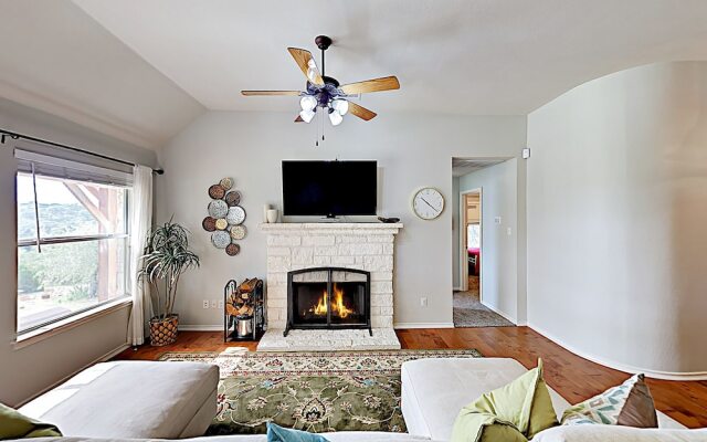10807 Dripping Springs - 3 Br Home