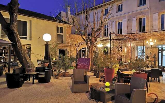 Holiday Home St Restitut with Fireplace I